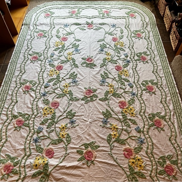 The Vermont Country Store Twin Rosalee Pastel Floral Chenille Bedspread - Picture 3 of 15